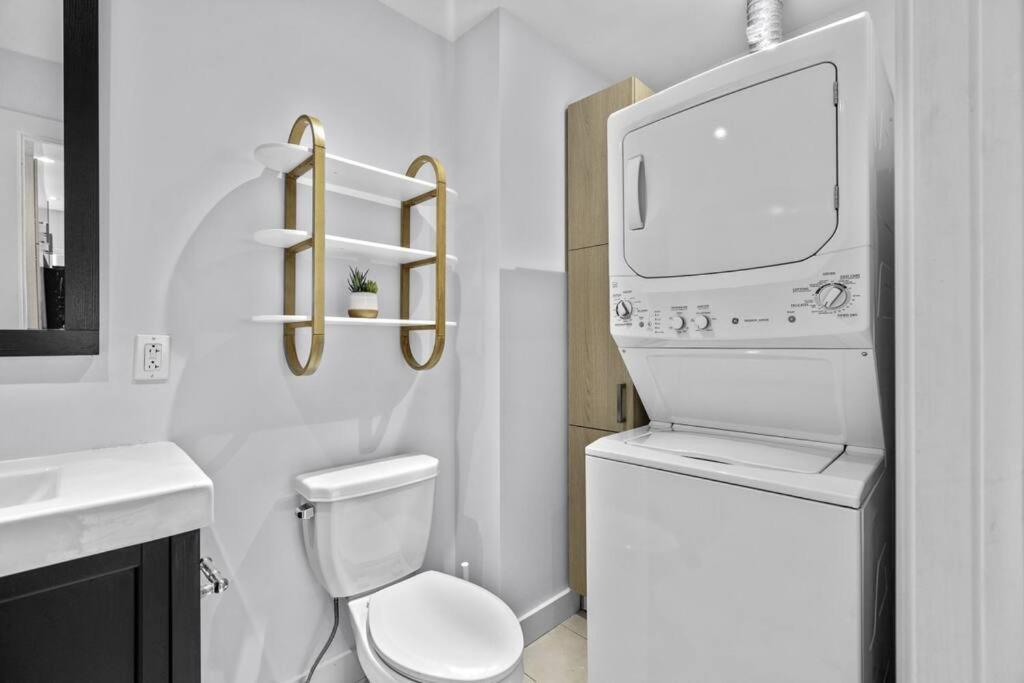 Stylish 2 Bedroom Haven By Jean Talon Market Montreal Luaran gambar