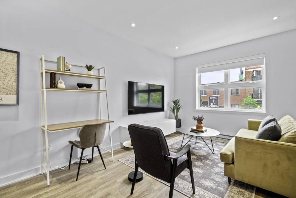 Stylish 2 Bedroom Haven By Jean Talon Market Montreal Luaran gambar