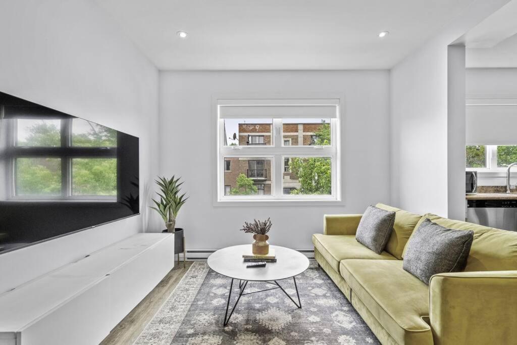 Stylish 2 Bedroom Haven By Jean Talon Market Montreal Luaran gambar